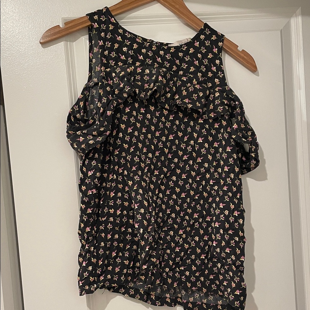 Loft cold shoulder top size medium petite